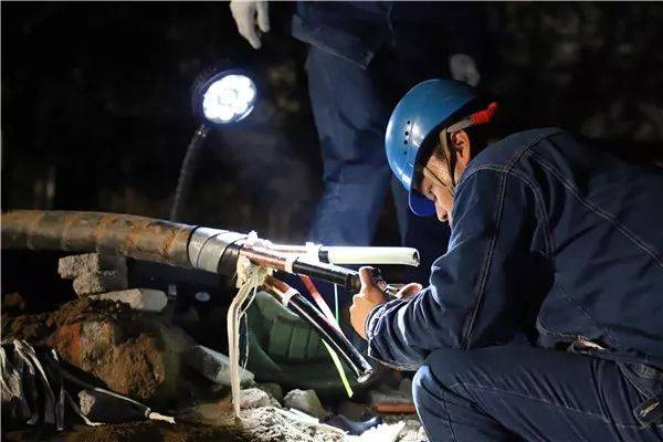 電纜廠家提醒您:施工單位應(yīng)注意保護(hù)高壓電纜 電纜廠家提醒您:施工單位應(yīng)注意保護(hù)高壓電纜